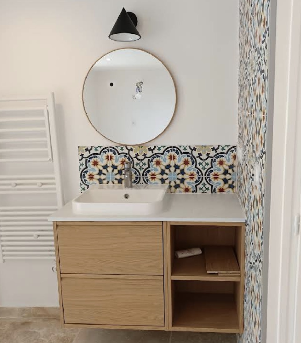 Salle de bain en carreaux de ciment